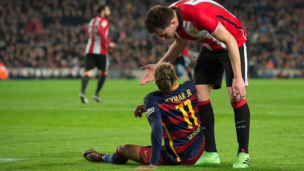 El delantero del fc barcelona pudo lesionarse por un pisotón de san josé en el inicio de su gol