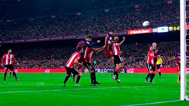 The referee of the fc barcelona athletic club signalled fault and cancelled a legal goal of the central of the fc barcelona