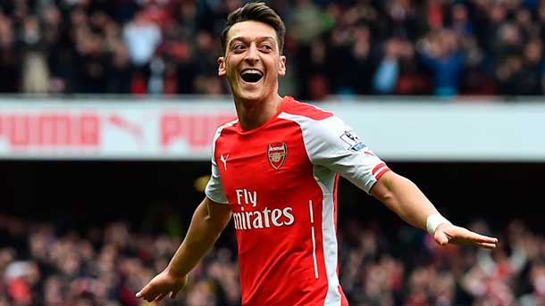 Football leaks Has revealed that the real madrid signed with the arsenal a clause anti fc barcelona by messut ozil