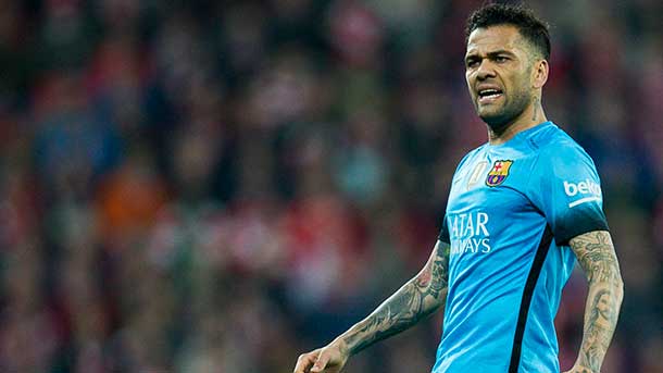 daniel-alves-Headline-fc-barcelona-arsenal-63162.jpg