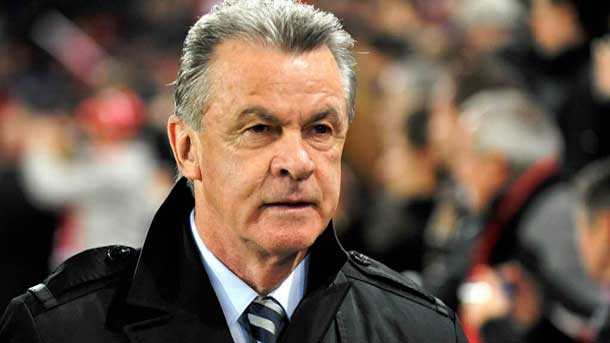 Ottmar hitzfeld Does not understand why have planted to zidane like technician of the real madrid