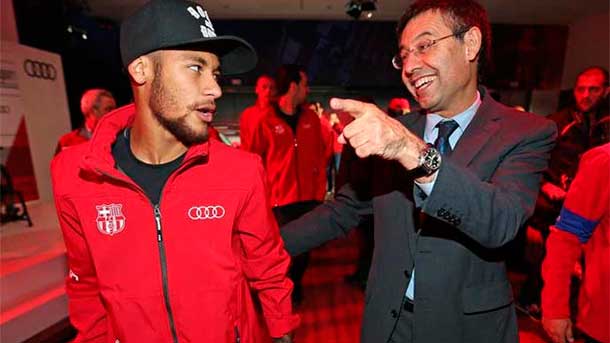 fc-barcelona-neymar-Sign-draft agreement-2021-67232.jpg