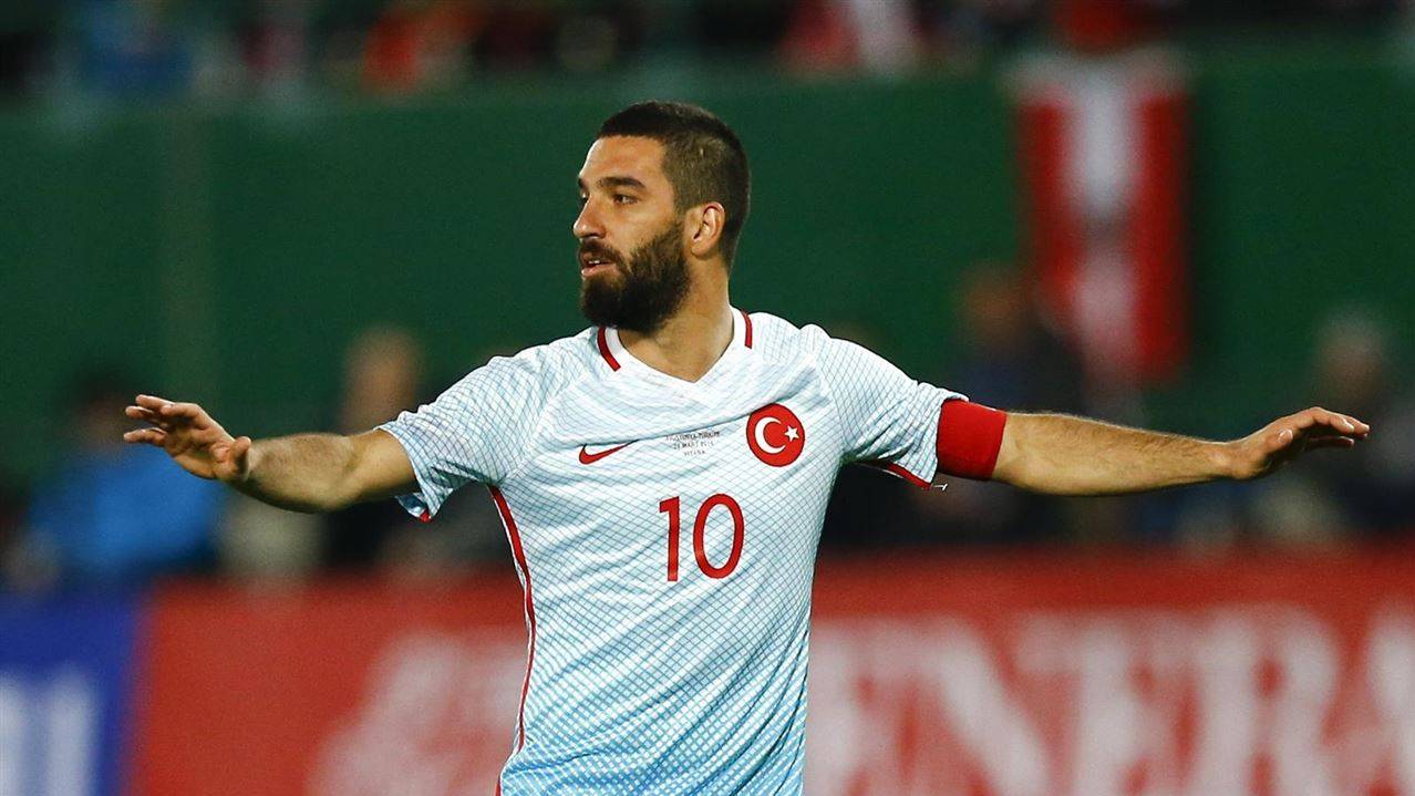 Burn Turan, celebrating the goal against the selection of Austria