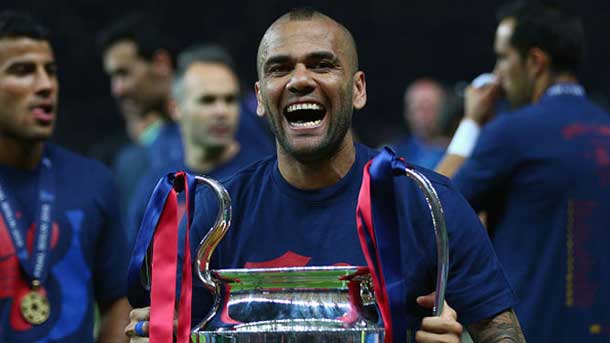 Dani Alves: «Es difícil, pero el objetivo es conseguir el sextete»