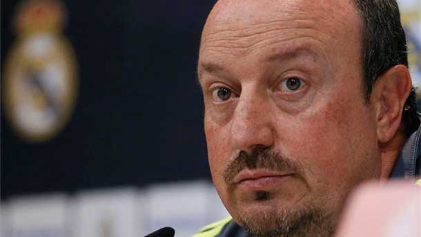 Benítez la volvió a liar en rueda de prensa con James