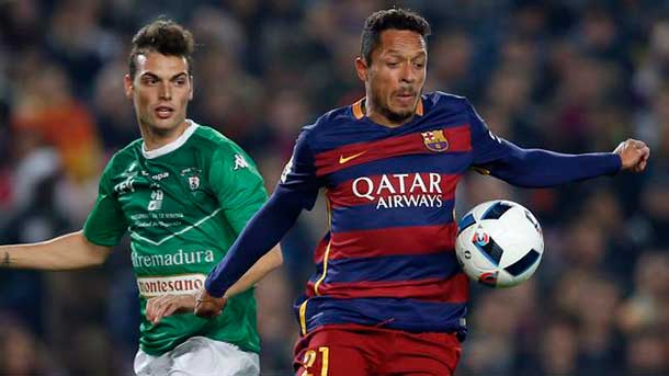 El AC Milan se suma a la puja por Adriano Correia