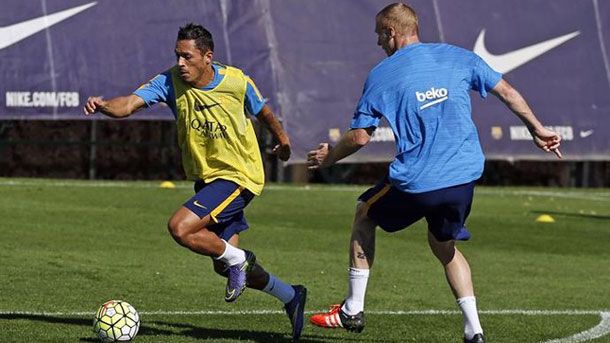 Mathieu y Adriano, tocados, descansarán ante el Athletic