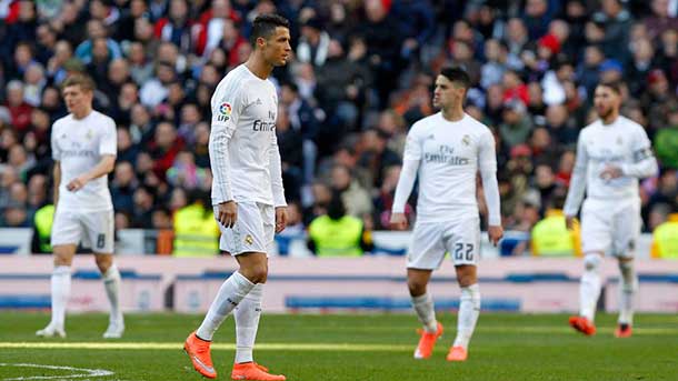 La prensa internacional habla de un Madrid «a la deriva» tras caer ante el Atlético