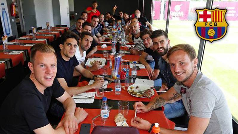 Comida de hermandad del Barça pensando en el «doblete»