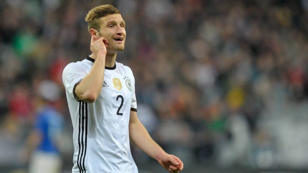 Mustafi, la alternativa que baraja el Barça para la defensa