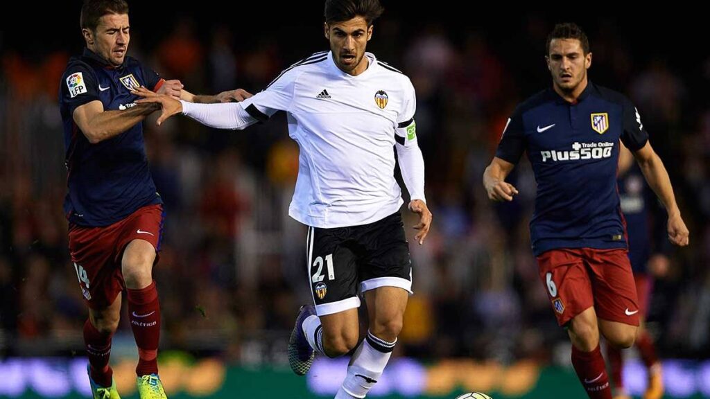 El Barça hará otra incorporación para reforzar el medio campo