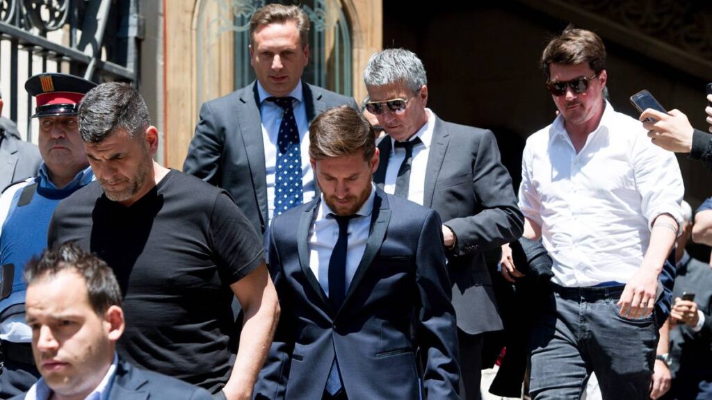 El Periódico: Messi y su padre, condenados a 21 meses de cárcel