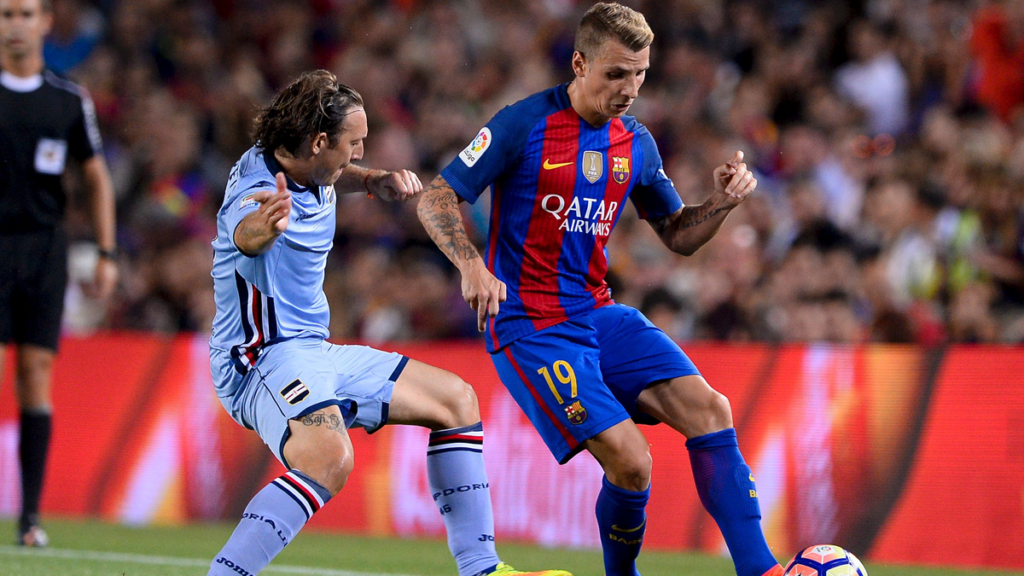 Digne, titular y listo para «jugar el máximo de partidos»