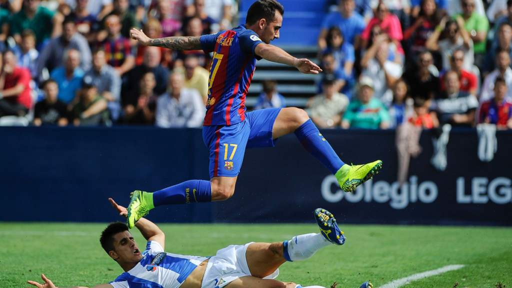 Alcácer, cada vez más cerca de la pólvora en el Barça