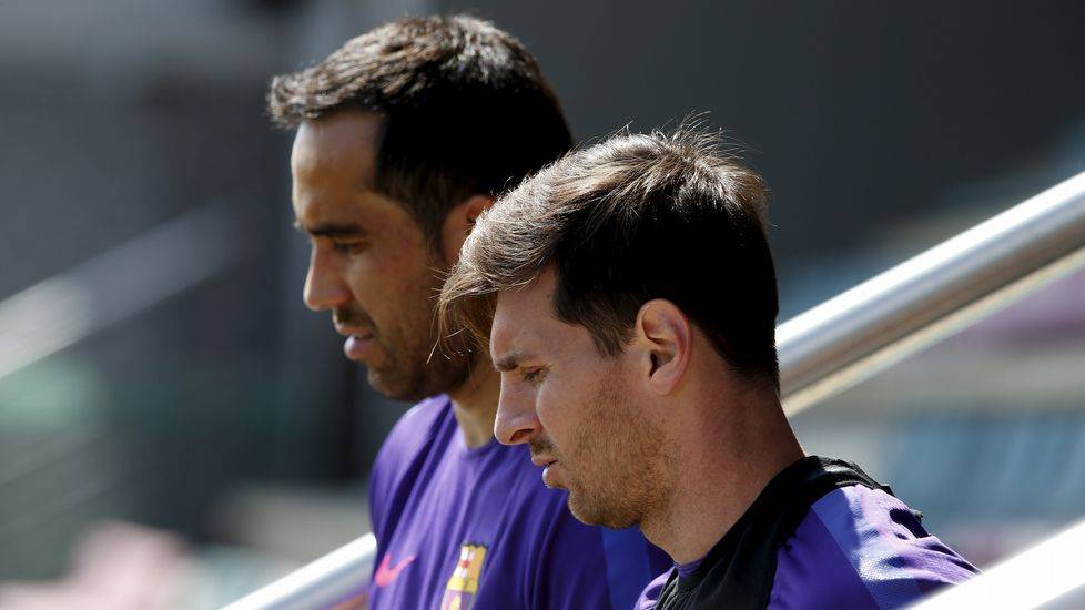 Sólo Messi ya le ha hecho diez goles a Claudio Bravo de local