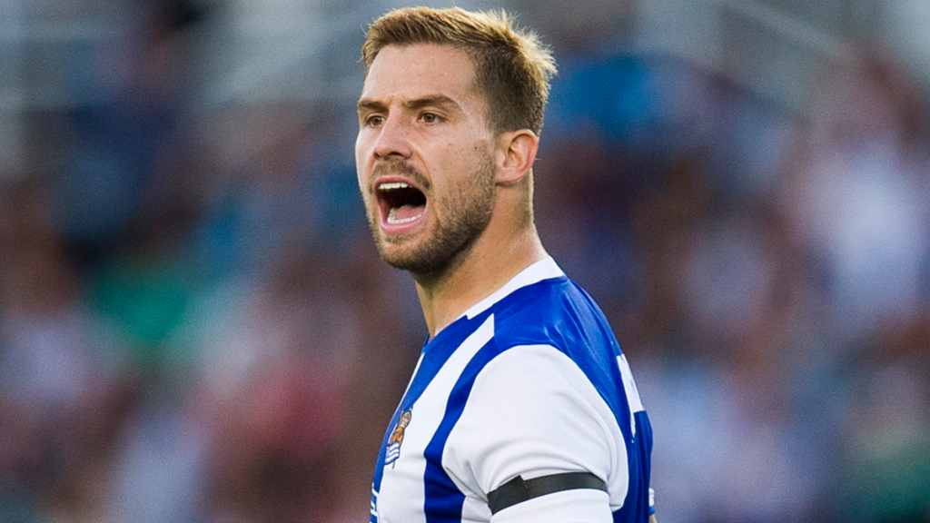 La presión de la Real Sociedad ahogó la salida del Barça