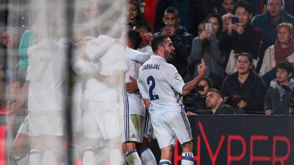 Lamentable «peineta» de Carvajal tras el empate de Ramos