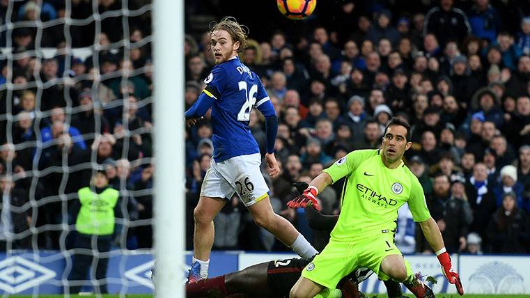 ¡Aconsejan a Claudio Bravo que vaya al psicólogo en el City!