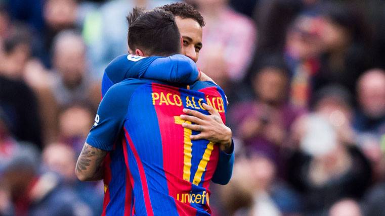 ¡Golazo para la liberación de Alcácer con el Barça!