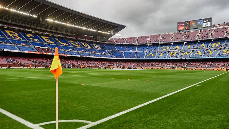 El Camp Nou se prepara para el triple desafío del FC Barcelona