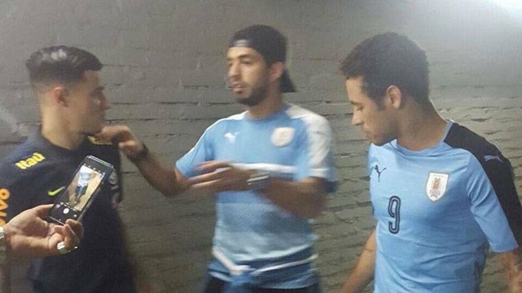 Neymar, Suárez y Coutinho, juntos tras el Uruguay-Brasil