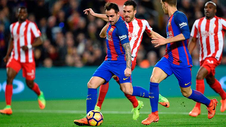 Paco Alcácer, llegar y besar al santo frente al Sporting