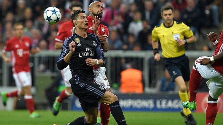 El Real Madrid sólo pudo con el Bayern de Munich con diez