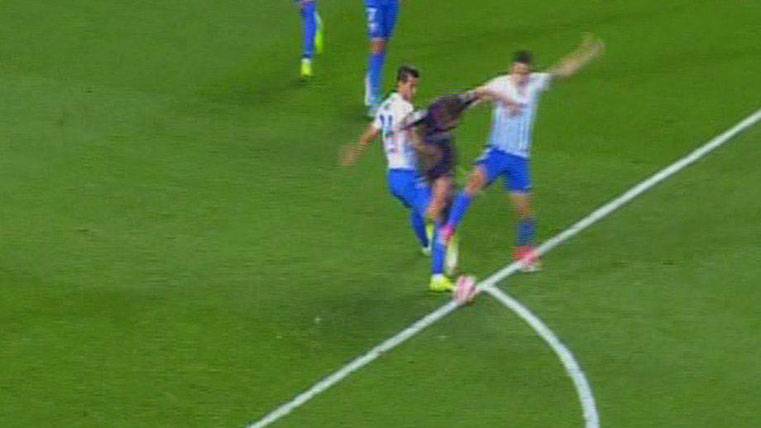 VERGÜENZA: ¡Clarísimo penalti no pitado a Sergi Roberto!