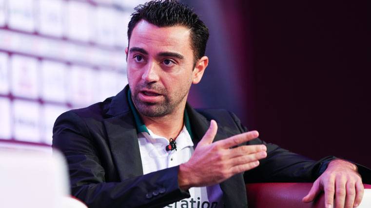 Johan Cruyff vaticinó que Xavi Hernández sería entrenador