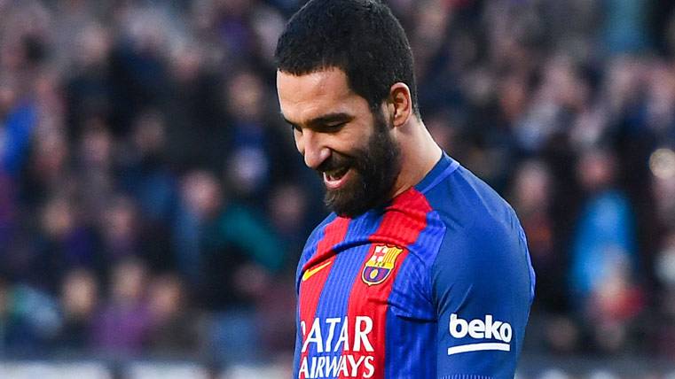 El Arsenal quiere cerrar cuanto antes el fichaje de Arda Turan
