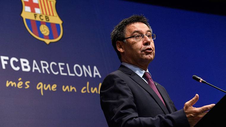 Bartomeu confía en Robert y avisa que llegarán fichajes
