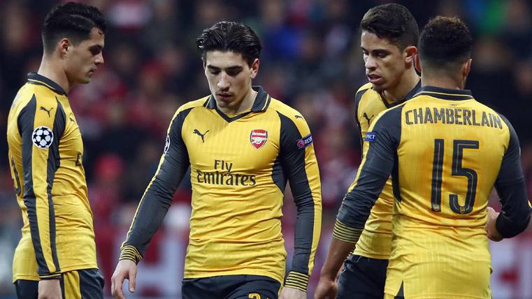 Bellerín espera a que el Barça ponga en marcha su plan