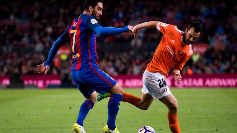 La falta de ofertas firmes dificulta la salida de Arda Turan