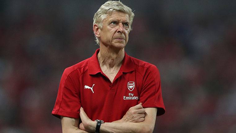 Wenger usa a Neymar para defenderse por Alexis Sánchez