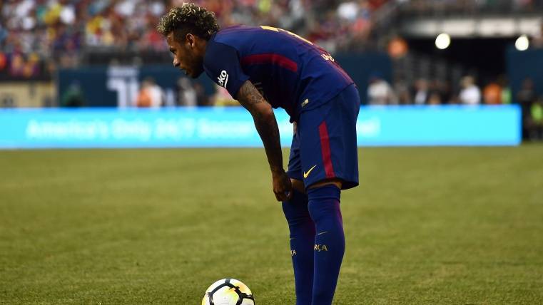 El entorno de Neymar no acaba de entender la foto de Piqué