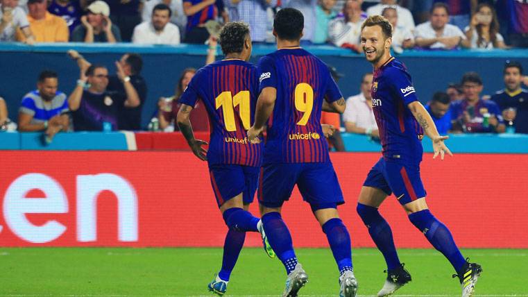 Obús de Rakitic y celebración eufórica de Neymar en el Clásico
