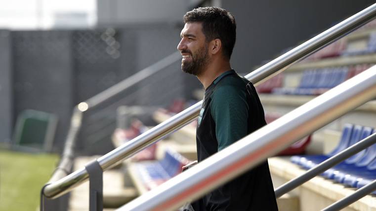 ¡Arda Turan se habría ofrecido para regresar al Atlético!