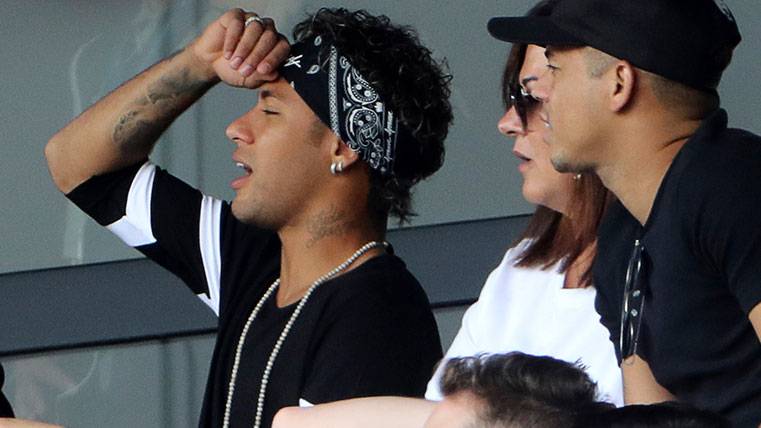 El Barça echa un pulso al PSG: Si no cobra, Neymar no jugará