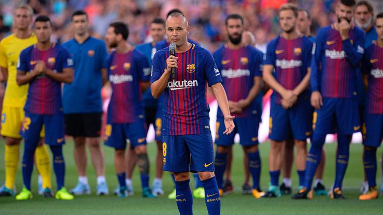 El vestuario del Barça estaría molesto con el trato a Iniesta