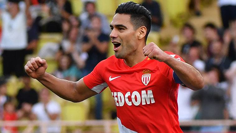 Falcao, a lo Messi, ruge con un récord de goles en la Ligue 1