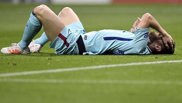 POLÉMICA: Penalti no pitado a Messi en el Atlético-Barcelona