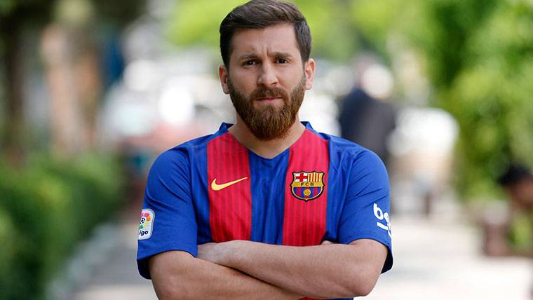 ¡El ‘doble’ de Messi estuvo en el Camp Nou para conocerle!