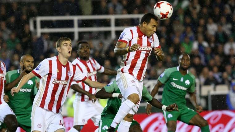 El Olympiacos llegará al duelo contra el Barça en horas bajas