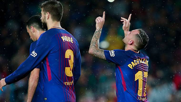 Doblete y ovación: La mejor noche de Alcácer en el Barça