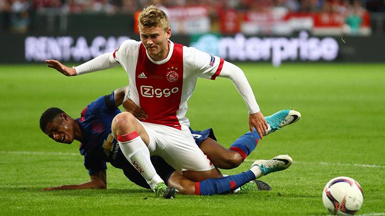 En el Ajax ven a De Ligt y a Luis Suárez jugando juntos