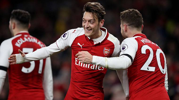 Dos clubes pueden pujar con el Barça por el fichaje de Özil