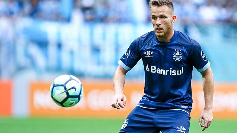 El presidente de Gremio: «No hay oferta del Barça por Arthur»