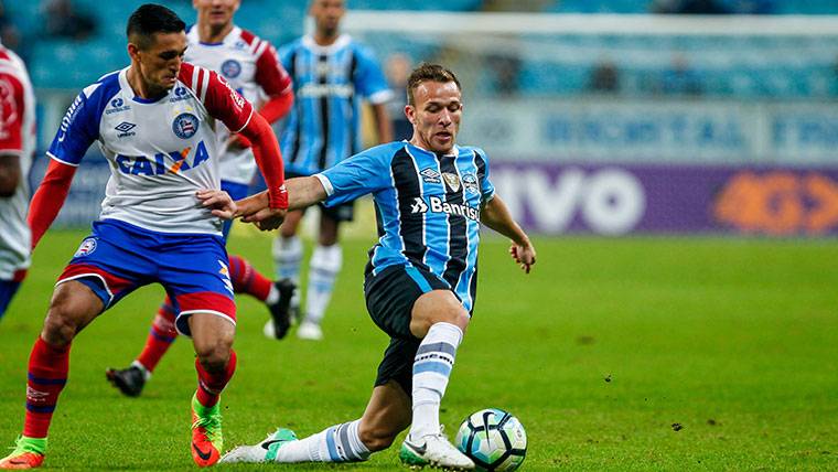 Arthur: «¿Quién no quiere vestir la camiseta del Barça?»