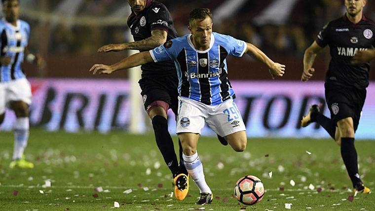 El presidente del Gremio pone precio al fichaje de Arthur
