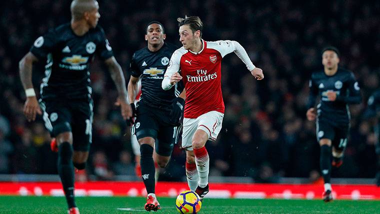 Al Arsenal se le agota el tiempo para evitar la ‘fuga’ de Özil